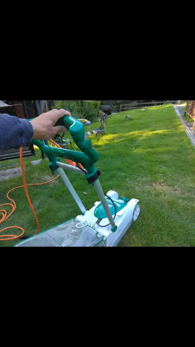 琵琶湖国定公園、比良山麓芝刈り作業、、緑の絨毯、ふっかふかの...