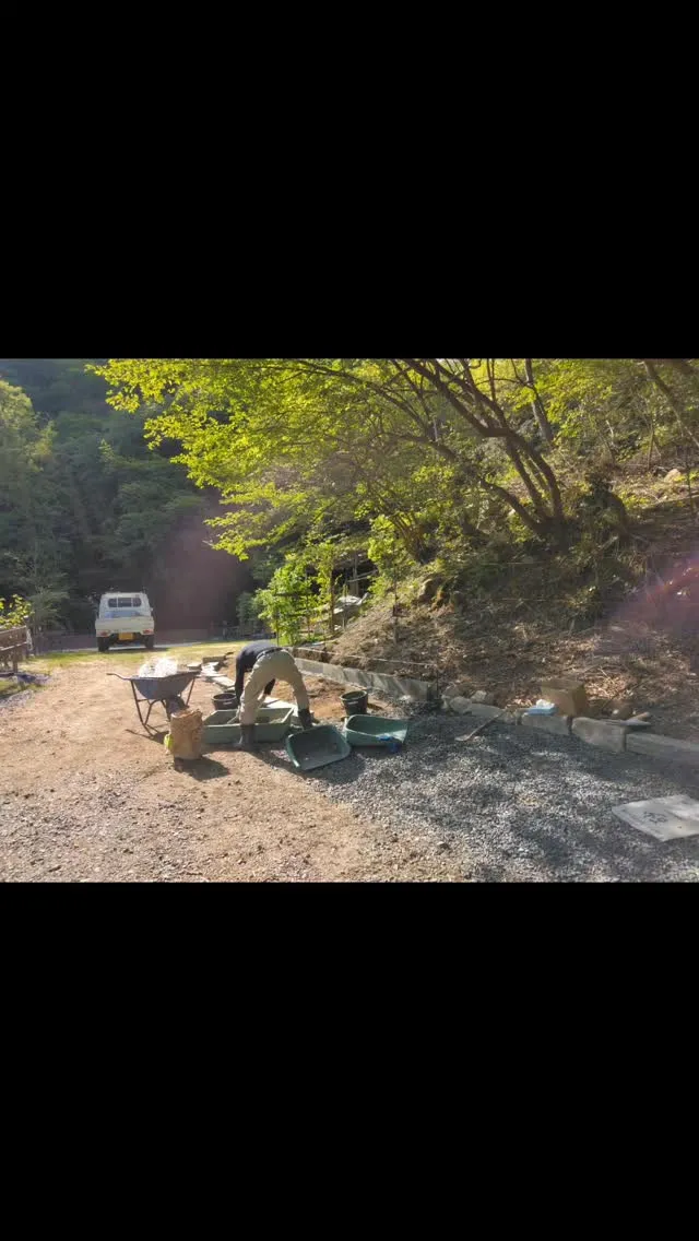 入り口通路の法面整備